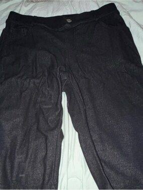 Woman’s capri pants.